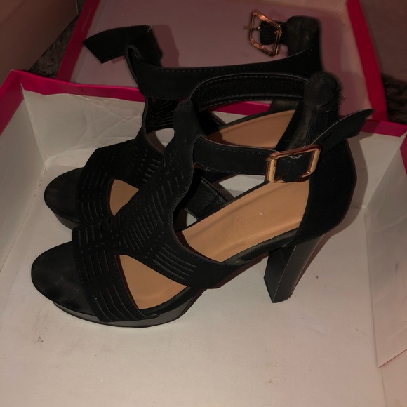 Platform heels - Picture 2 of 4